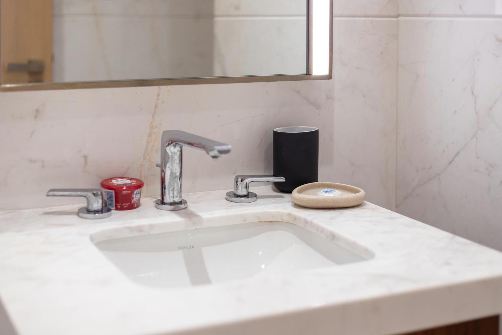 Modern 1Br Apartment, High Floor, Near Dubai Mall Buitenkant foto